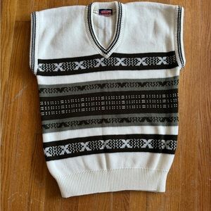 VTG AK OSWEL women’s vneck medium vest.